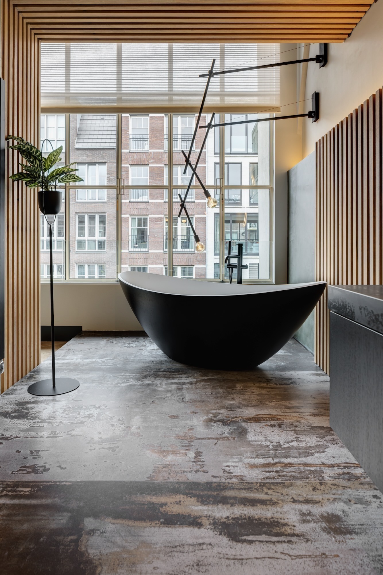 badkamer met losstaand bad