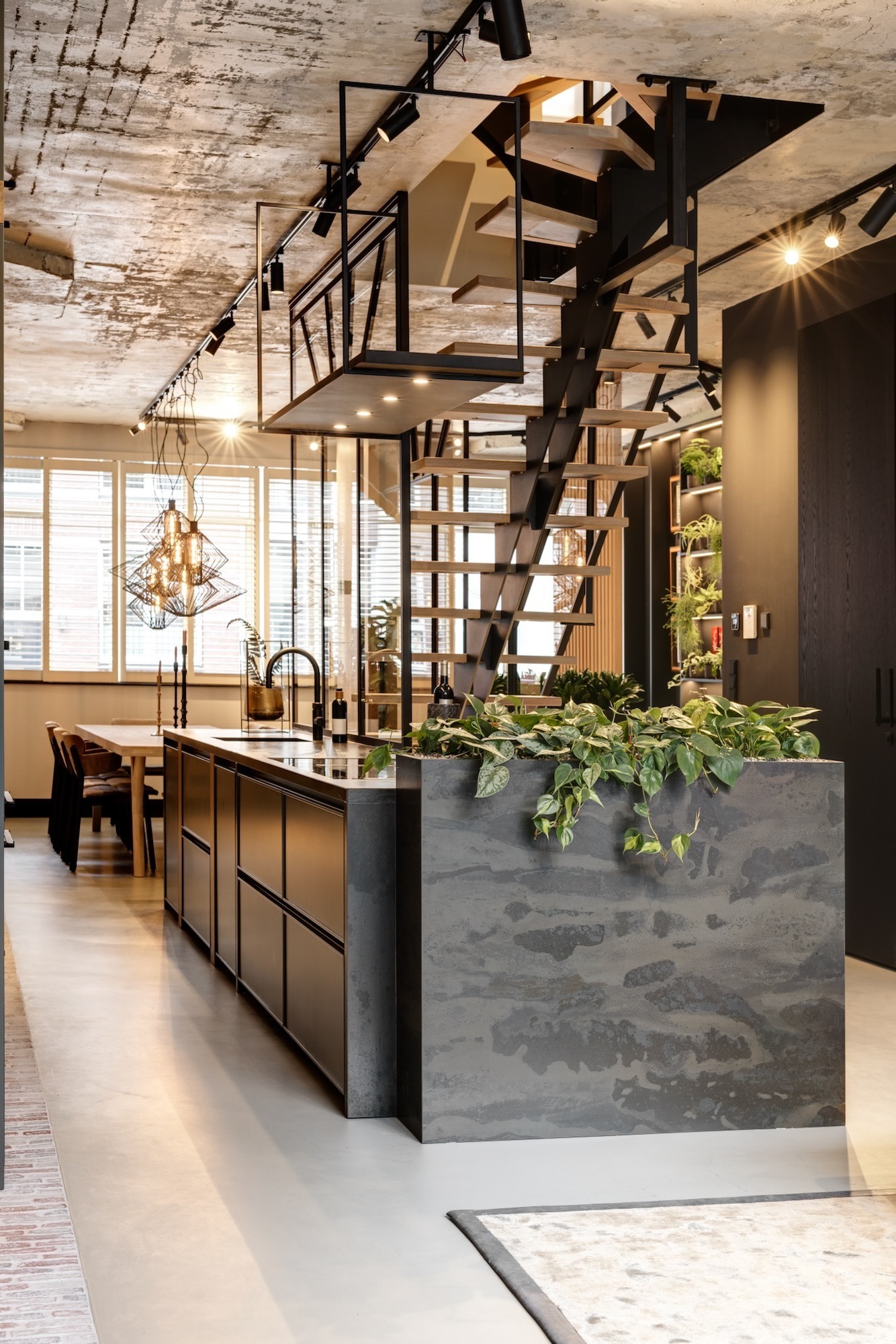 kookeiland in industrieel interieur